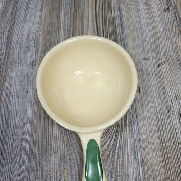 Vintage Starflower Watt Oven Ware Pottery, Individual Casserole, Grooved Handle - Picture 6 of 6